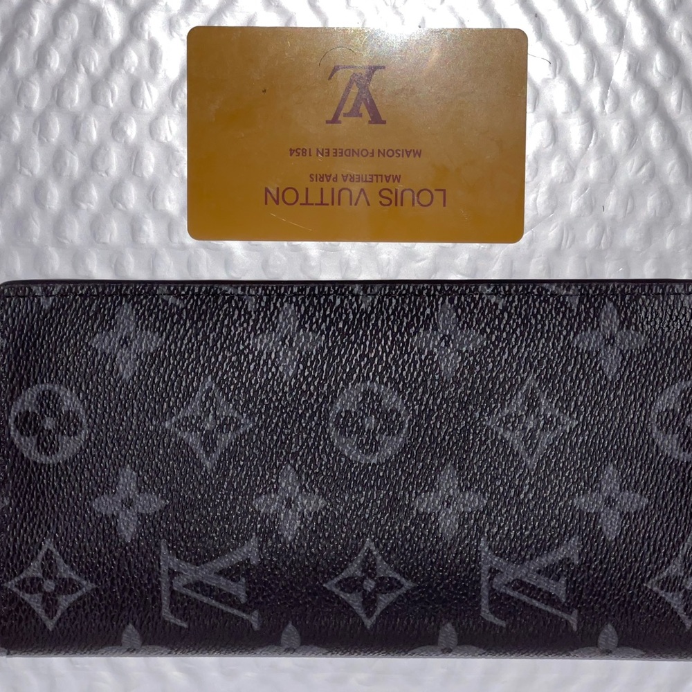 Louis Vuitton Monogram Eclipse Canvas Card Holder - Black/Grey